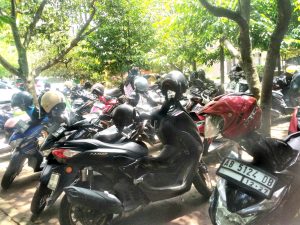 Parkiran FT/Sinta/Bahar