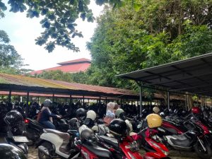 Parkiran FMIPA/Fin/Badhar